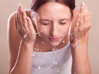 ČISTENIE pleti dvakrát denne