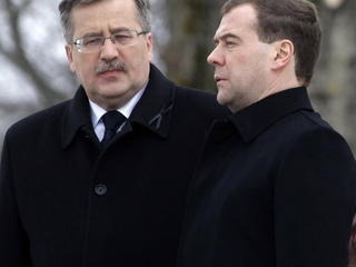 Medvedev sľúbil Poliakom dokumenty