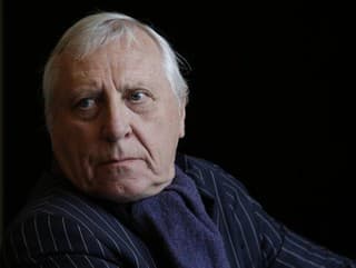 Známy britský režisér oslavuje