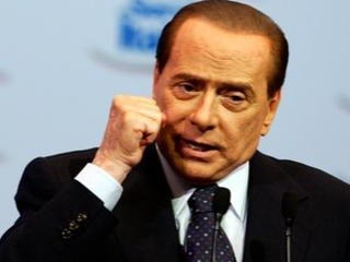 Berlusconi neodstúpi: Budem tu