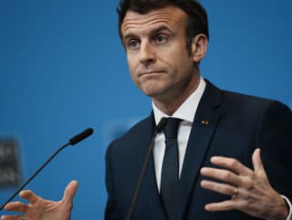 Francúzska vláda predloží demisiu,