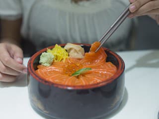 VÝHODA vyšších hladín CHOLESTEROLU,