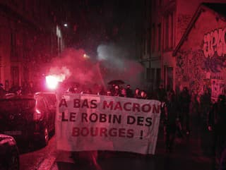 Divoké PROTESTY vo Francúzsku:
