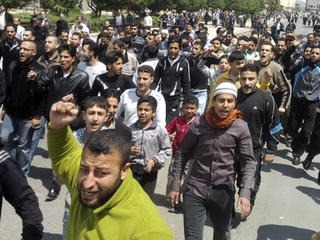 Mohutné demonštrácie v arabských
