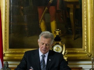 Maďarský prezident podpísal novú