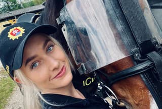 Sexi policajtke sa splnil