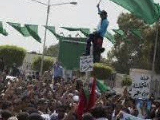 LÍBYA Kaddáfího sily zastavili