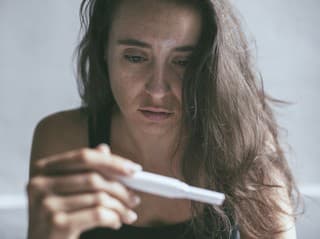 ZNIŽUJE počet VAJÍČOK vo