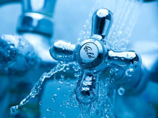 Otočte kohútikom do OPAČNEJ