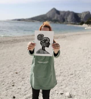 Talentovaná Vierka maľuje, kreslí