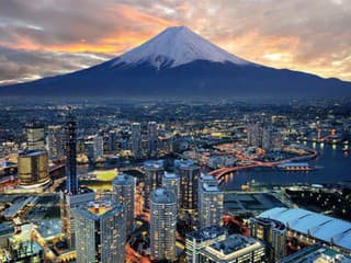 Japonsko kvôli nevychovaným turistom zablokuje populárny výhľad na horu Fudži