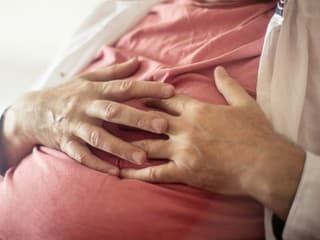 Náhla bolesť žalúdka: Prvú