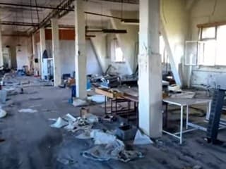 Prevádzka Tesly ohlodaná zubom