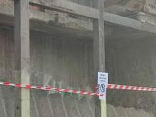 Na zlý stav budovy,