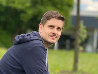 V práci bol úspešný,