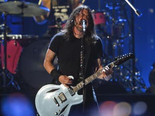 Foo Fighters boli uvedení