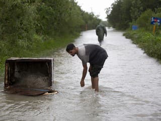 Hurikán Ian zasiahol západnú oblasť Kuby v utorok skoro ráno a neskôr sa presunul nad vody Mexického zálivu