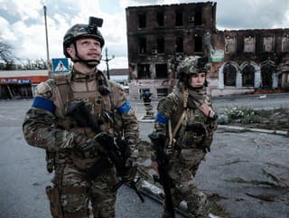 Na snímke ukrajinskí vojaci