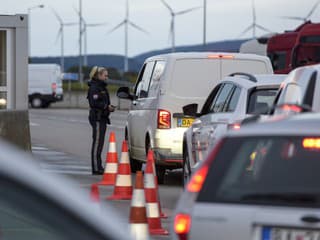 Rakúsko začalo s policajnými kontrolami na hraničných priechodoch so Slovenskom