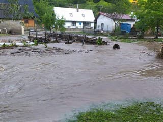 Záplavy v obci Valaská