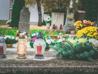 Ako vyčistiť pomník? Žula