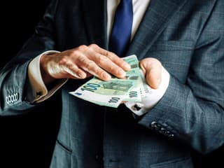 Chcete byť bohatým človekom?