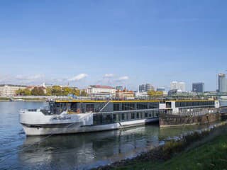 V Bratislave kotví jediná