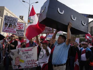 Protivládni demonštranti v peruánskej