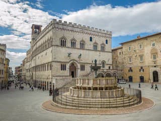 Piazza IV Novembre v