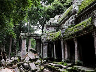 Opustený cintorín len kúsok