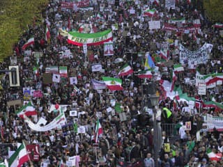 Protesty v Iráne pokračujú: