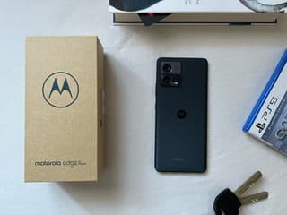 RECENZIA Krásne fotky cez