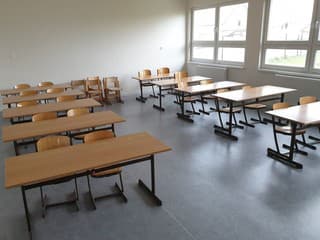 Školy zatvára chrípka a