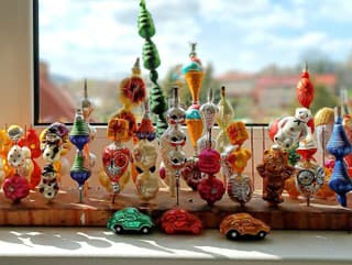 Perličkové ozdoby z Poniklej