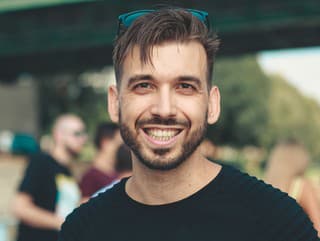 Zoltan pracuje na špeciálnych