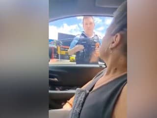 Odmietla vydať papiere od