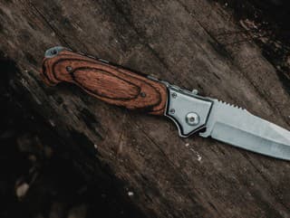 V snahe nafingovať vlastnú