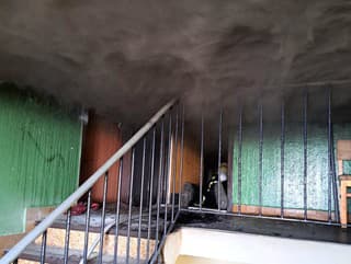 Hasiči evakuovali pri požiari
