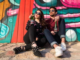 Mladí na alkohol kašlú,