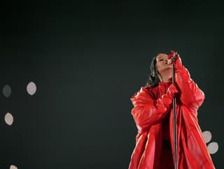 Tehotná Rihanna zbúrala štadión