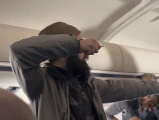 Šialené VIDEO z lietadla: