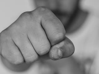 BRUTÁLNY ÚTOK v taxíku!