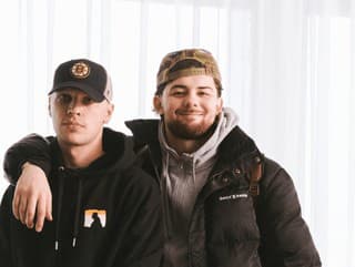 RECENZIA Viktor Sheen s