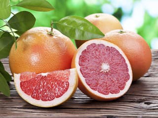 Grapefruit v skutočnosti NESPAĽUJE