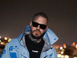 Momo a drillový banger