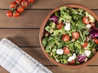 Ľahký zeleninový šalát, ktorý