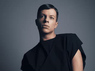 Lukáš vyvracia pomocou umenia