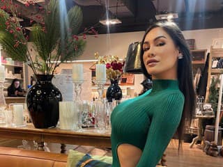 Modelke praskol prsný implantát: