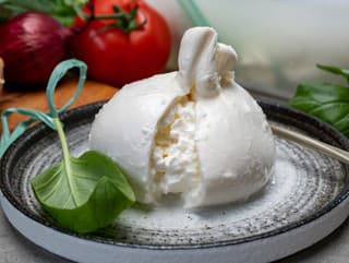 KONKURENCIA vytláča mozzarellu z