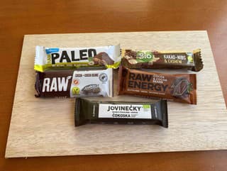 TEST raw kakaových tyčiniek: